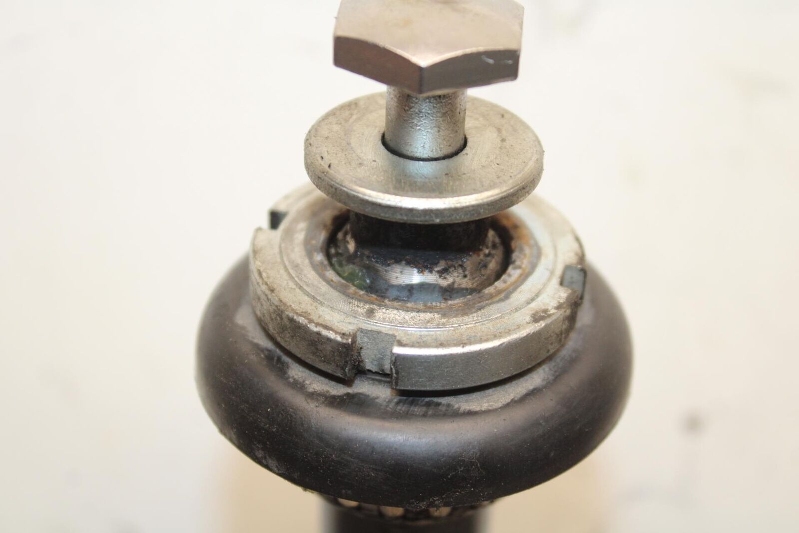 04-09 SUZUKI GS 500 FH GS500F FRONT FORKS CLAMP LOWER TRIPLE TREE STEM BB97