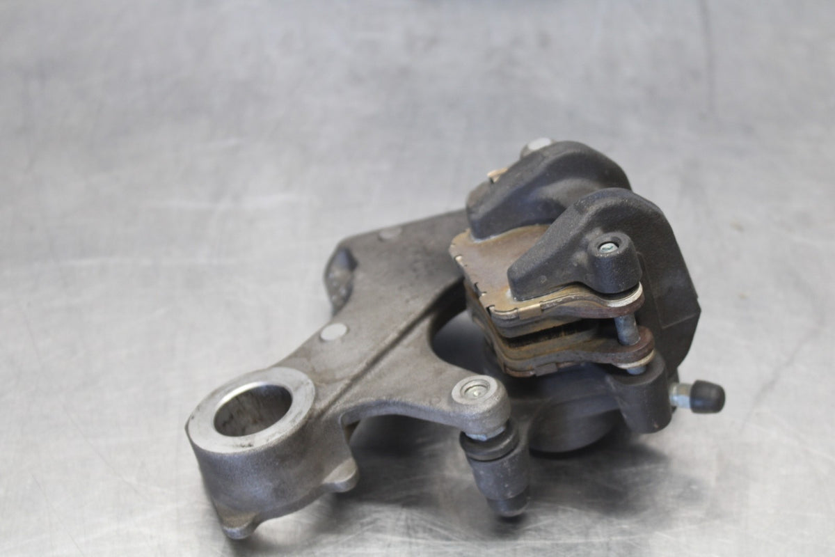 18 SUZUKI GSXR750 REAR BACK BRAKE CALIPER W MOUNT BRACKET BB891