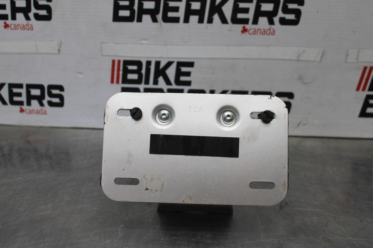 05-09 SUZUKI BOULEVARD C90 LICENSE PLATE BRACKET MOUNT BB918