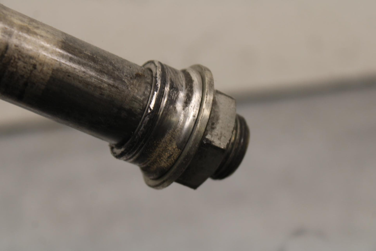 11-23 SUZUKI GSXR 750 FRONT WHEEL RIM AXLE PIVOT BOLT BB630