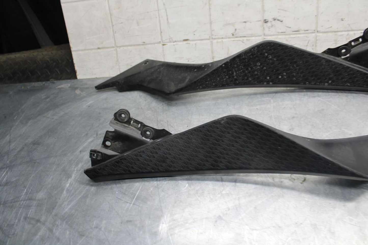 2013 Kawasaki Ninja 300  ABS RIGHT LEFT GAS FUEL TANK PANELS COVERS TRIM BB518