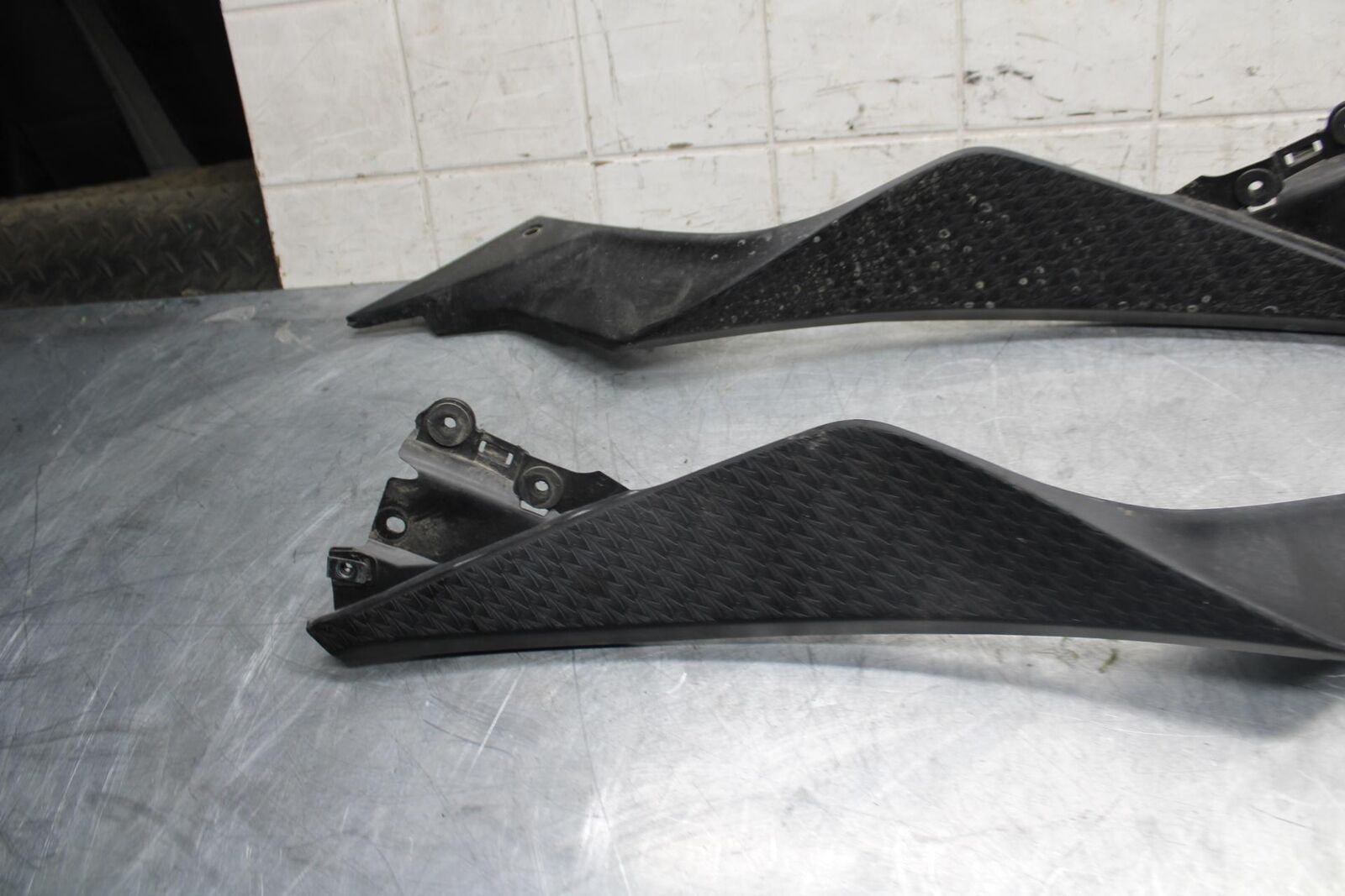 2013 Kawasaki Ninja 300  ABS RIGHT LEFT GAS FUEL TANK PANELS COVERS TRIM BB518