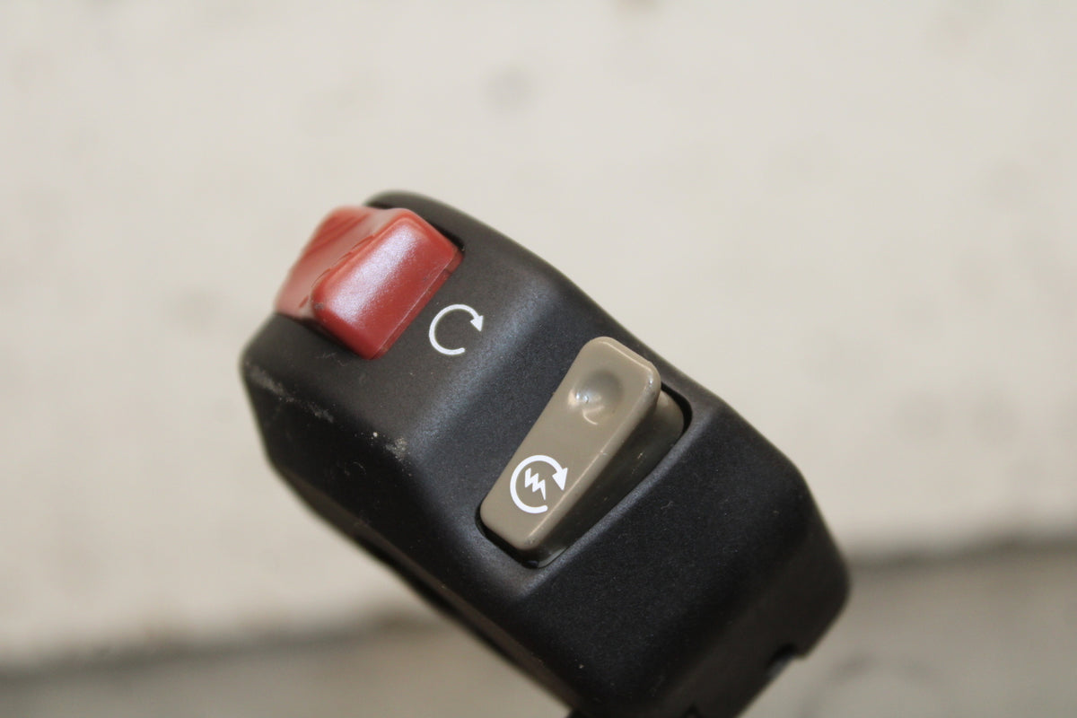 24-25 KAWASAKI NINJA ZX6R RIGHT CLIP ON HANDLE KILL OFF START SWITCH  BB726