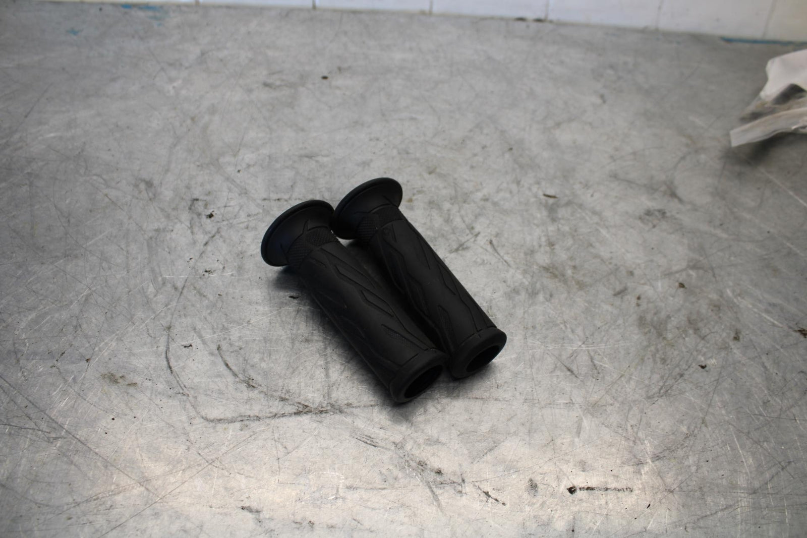 09-16 SUZUKI GSXR1000 RIGHT LEFT CLIPON HANDLEBAR GRIPS GRIP PAIR SET BB439