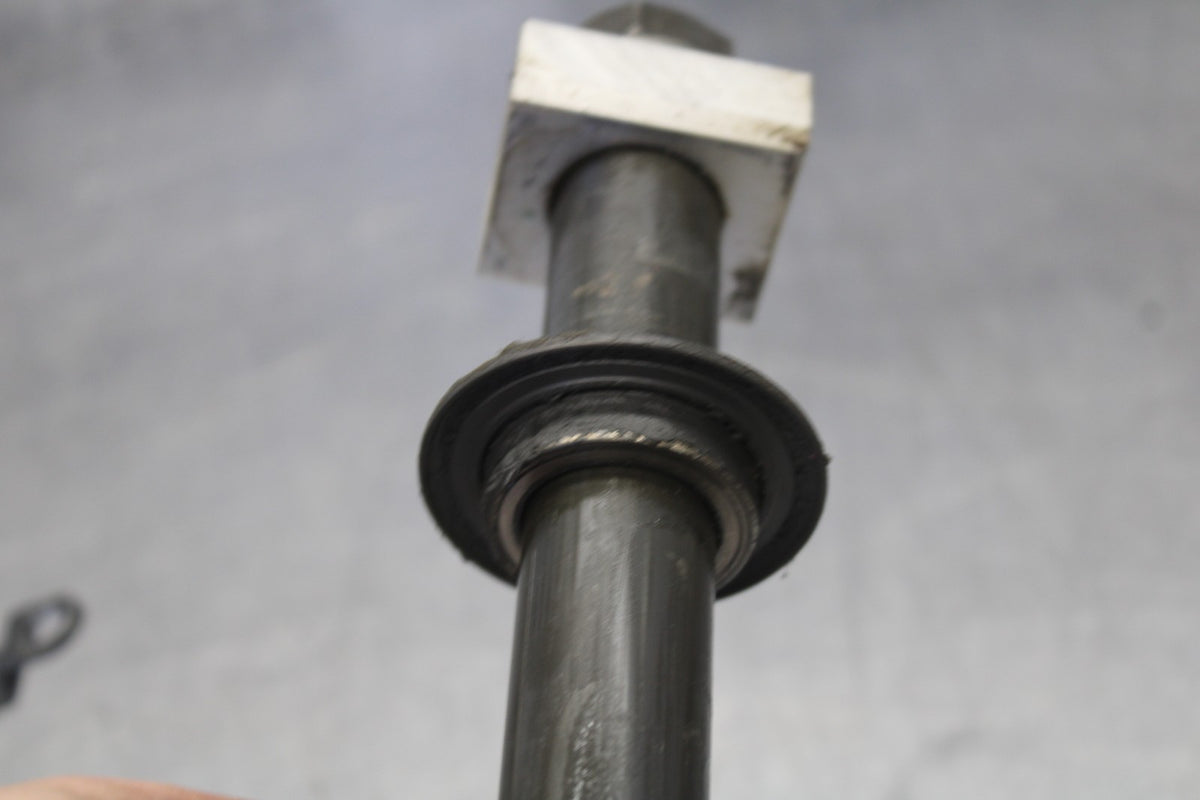 05 YAMAHA YZF R6 REAR AXLE BACK WHEEL RIM PIVOT BOLT AXEL BB894