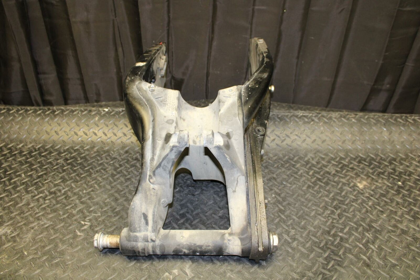 12 HONDA CBR1000RR REAR SWINGARM BACK SUSPENSION SWING ARM BB 176