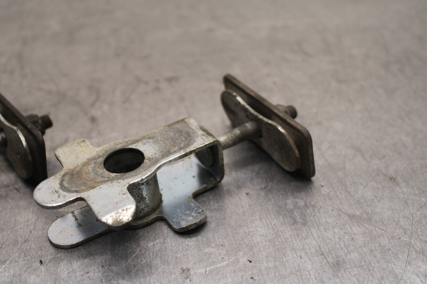 04-05 SUZUKI KATANA 750 GSX750F CHAIN TENSIONER ADJUSTMENT BRACKETS  BB110 