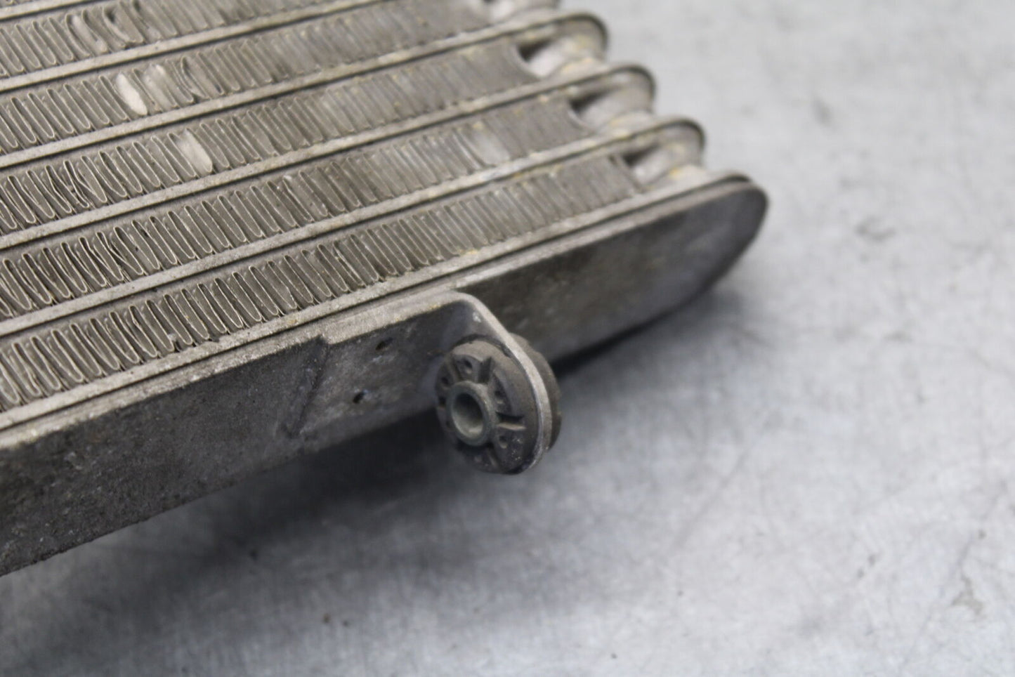 05-06 SUZUKI GSXR1000 ENGINE MOTOR OIL COOLER  16600-40F10 BB677