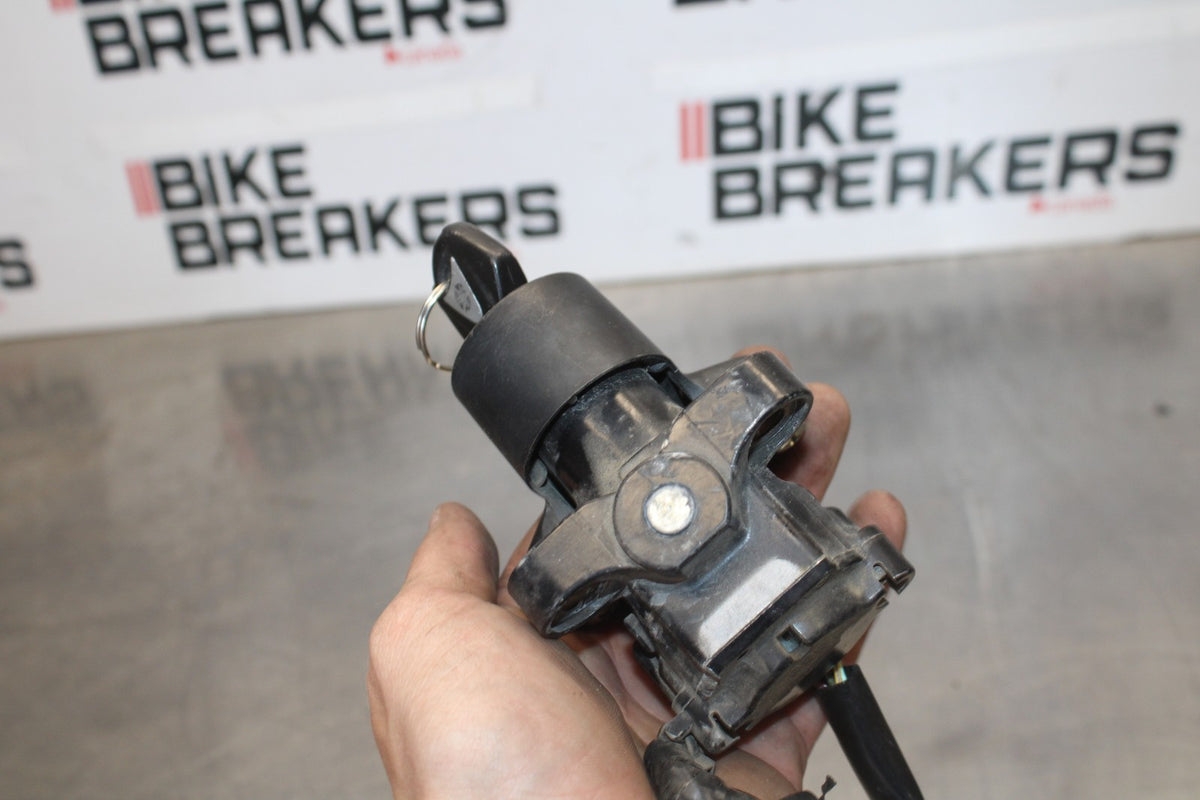 05 YAMAHA YZF R6 IGNITION LOCK KEY SET W/ GAS CAP AND SEAT LOCK BB894