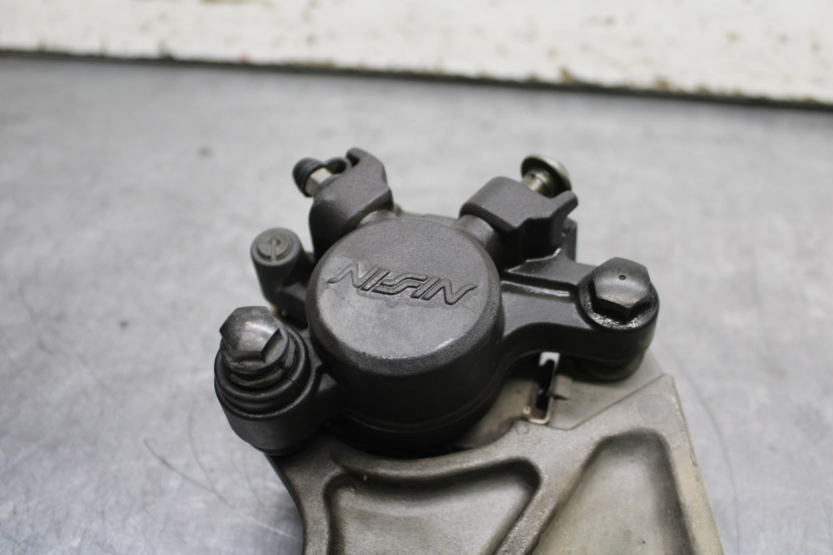06-07 YAMAHA YZF R6 REAR BACK BRAKE CALIPER W MOUNT BRACKET BB742