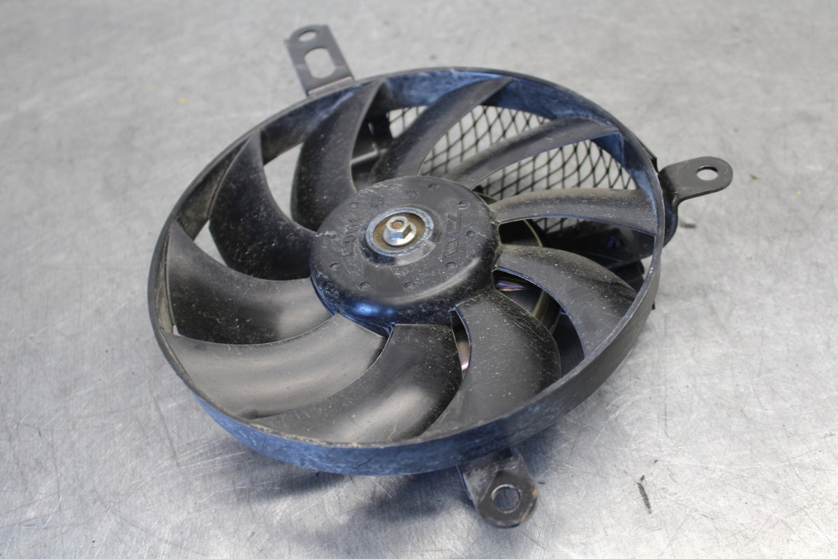 11-24 SUZUKI GSXR750 ENGINE RADIATOR COOLING FAN BB687