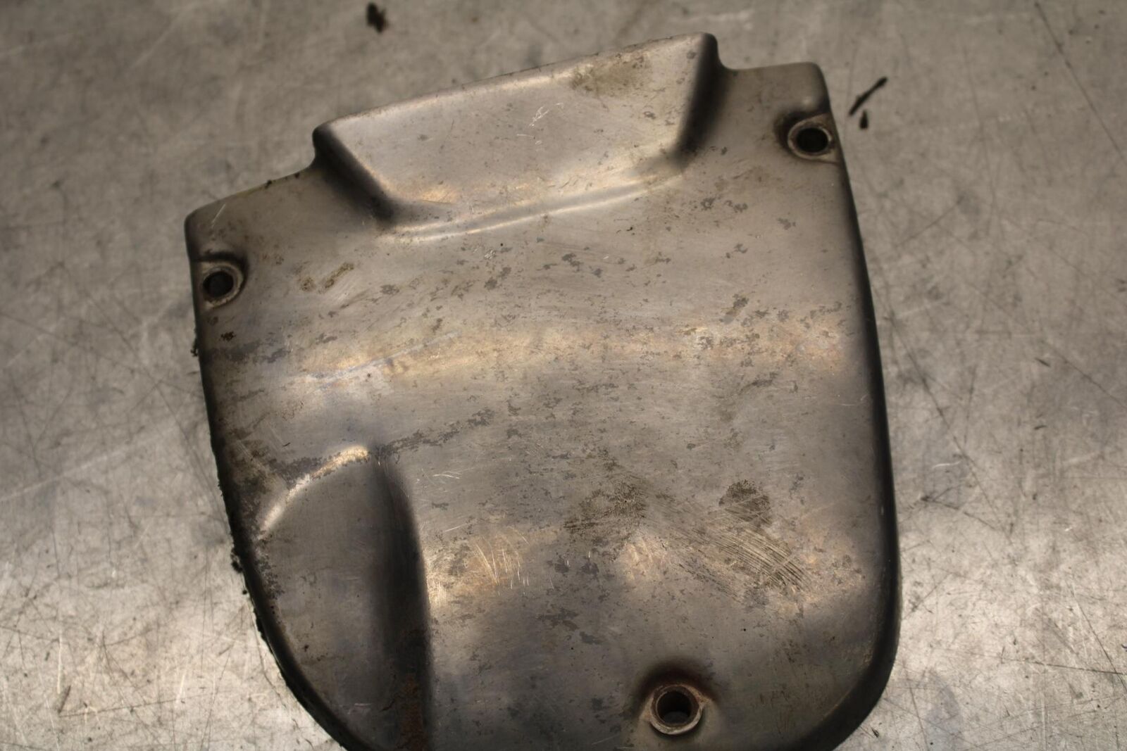 75 SUZUKI GT 550 ENGINE SPROCKET COVER BB67