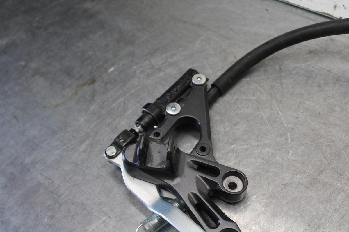 22-23 YAMAHA YZF R7 RIGHT REARSET REAR SET DRIVER FOOT PEG REST STOP BB583