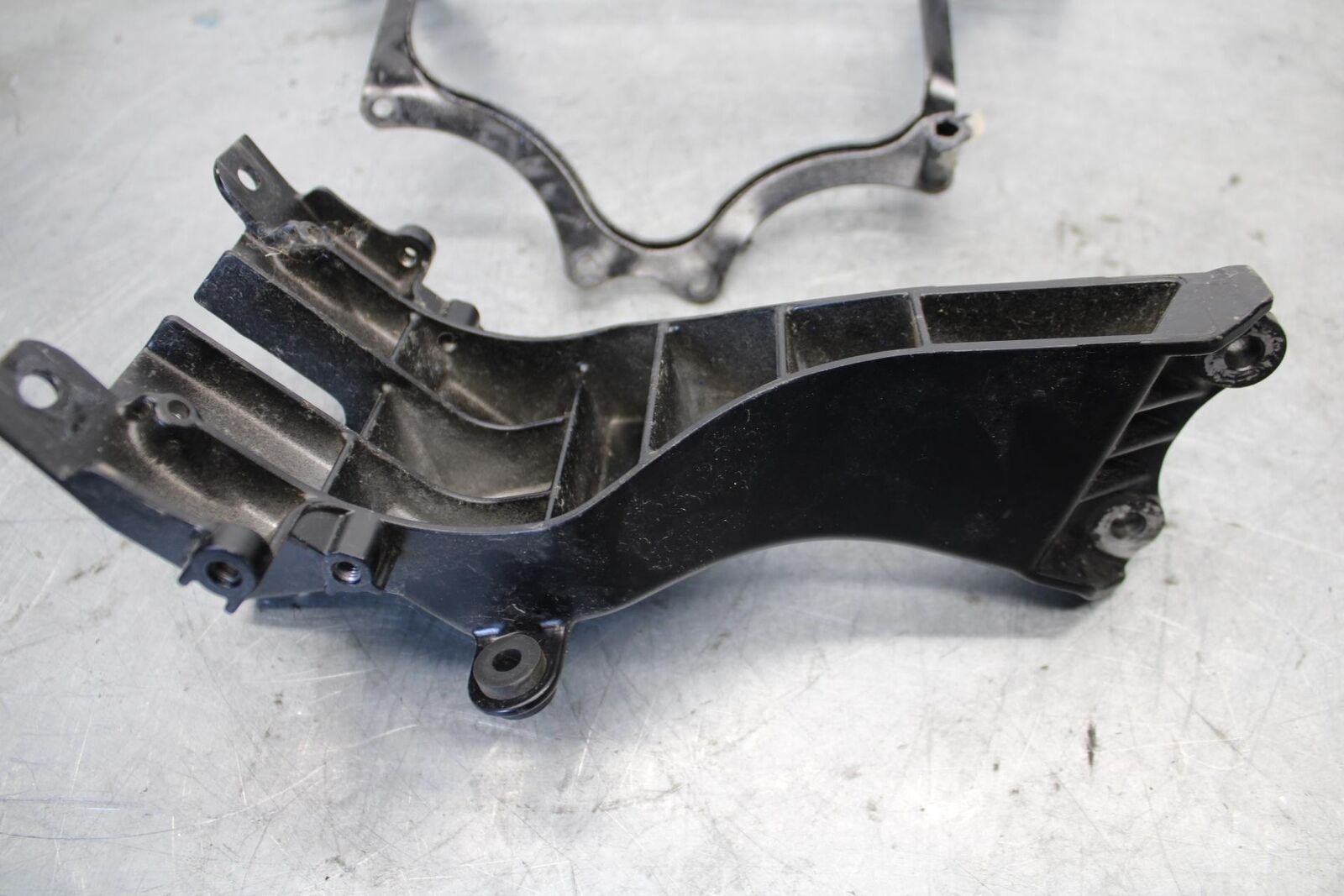 06-07 KAWASAKI NINJA ZX14R UPPER FAIRING MIRROR GAUGES STAY BRACKET bb433