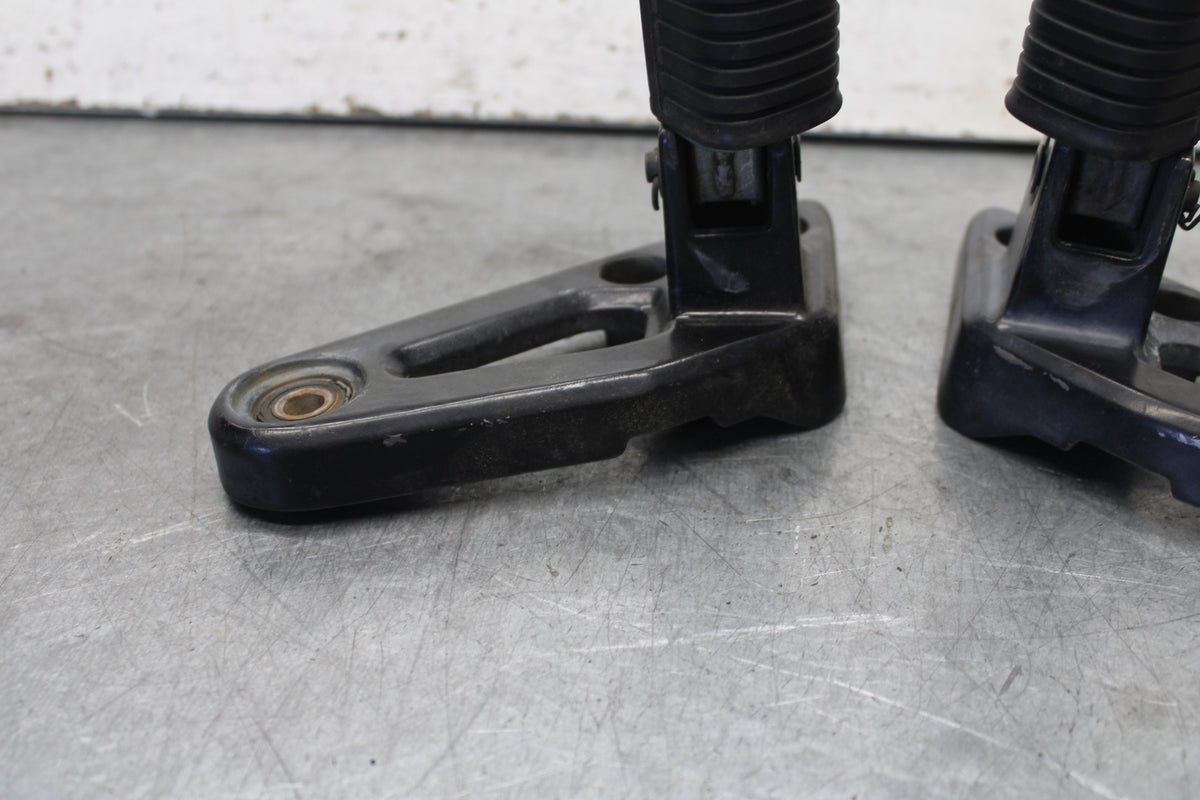 85-86 SUZUKI MADURA 1200 REAR PASSENGER FOOT STEP PEG  BB691