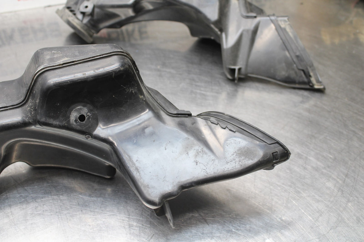 08-10 SUZUKI GSXR 600 RIGHT LEFT AIR INTAKE DUCTS BB835