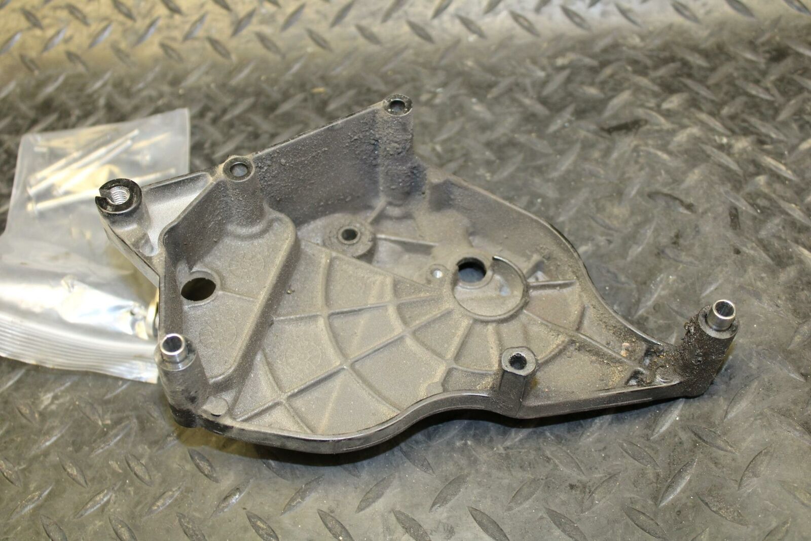 10 SUZUKI GSXR750 ENGINE SPROCKET COVER BB190