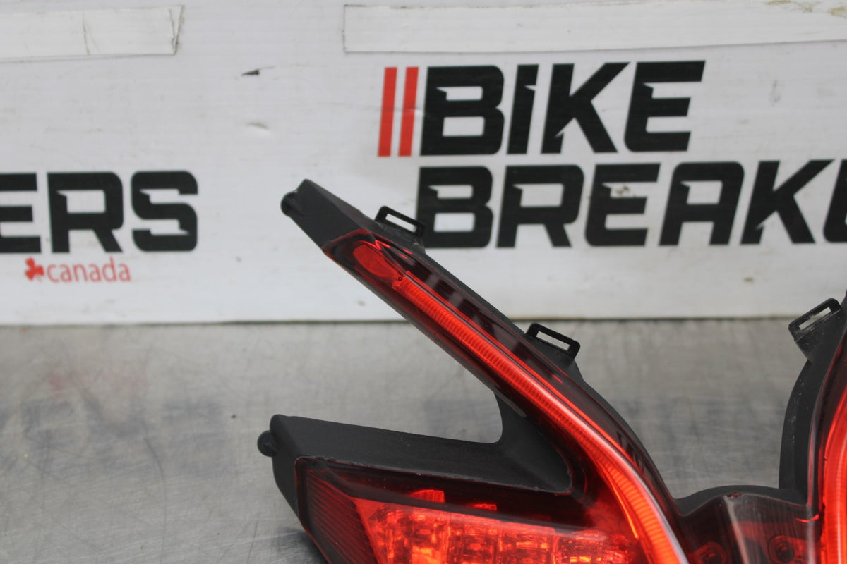 16 DUCATI 959 PANIGALE REAR TAIL TAILLIGHT BACK BRAKE LIGHT BB912