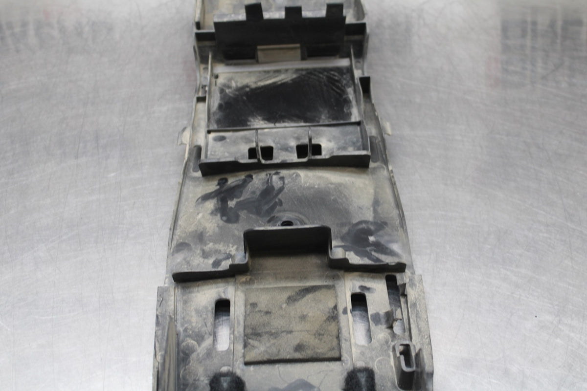 05-06 SUZUKI GSXR1000 REAR BACK TAIL UNDERTAIL BATTERY TRAY PLASTIC BB773