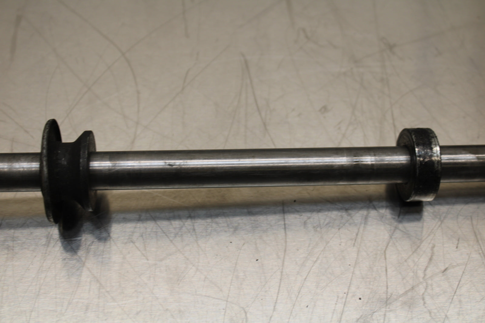 86 SUZUKI GS750ES REAR AXLE BACK WHEEL RIM PIVOT BOLT AXEL BB140