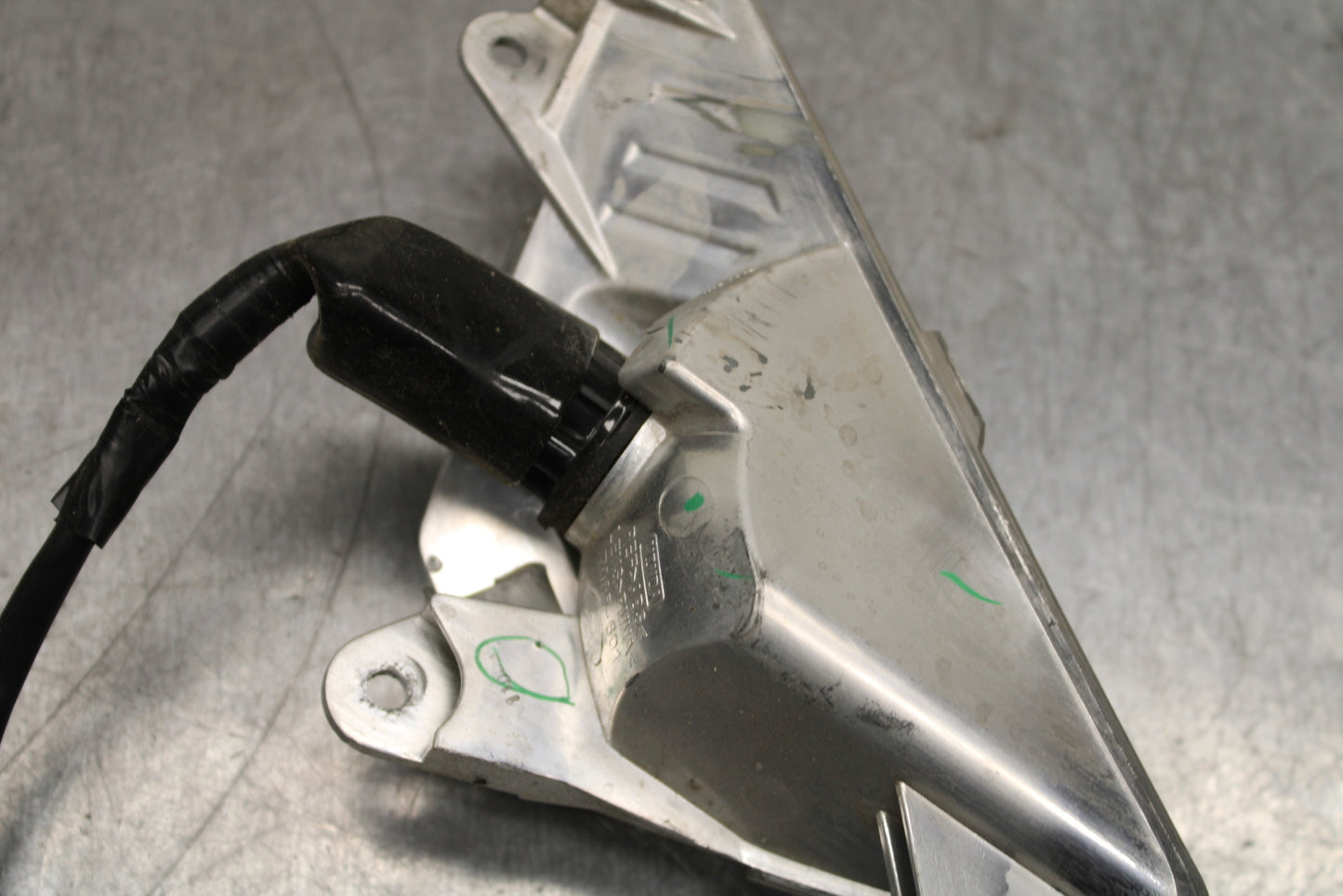 24 KAWASAKI NINJA 500 ABS RIGHT FRONT TURN SIGNAL LIGHT INDICATOR BB744