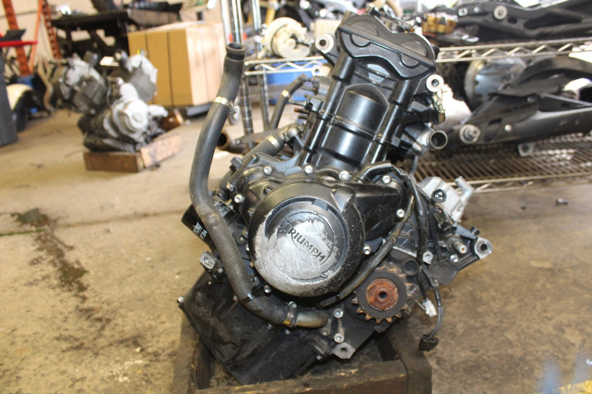 12 TRIUMPH STREET TRIPLE R ENGINE MOTOR BB914