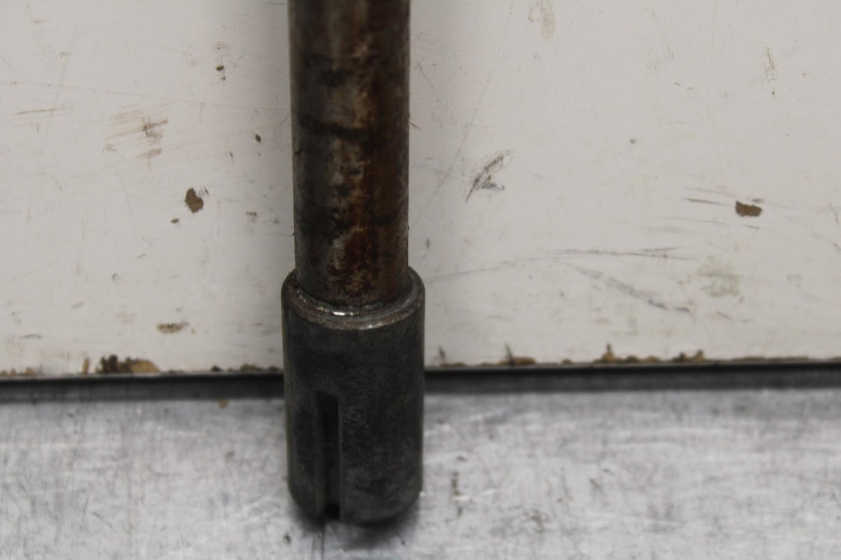 80-81 SUZUKI GS1000GL REAR AXLE BACK WHEEL RIM PIVOT BOLT AXEL BB103