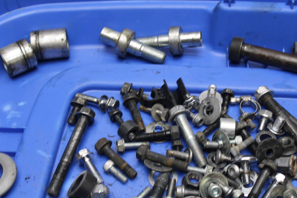 07 HONDA VTX1300R BOLTS HARDWARE MOTOR SCREWS BB825