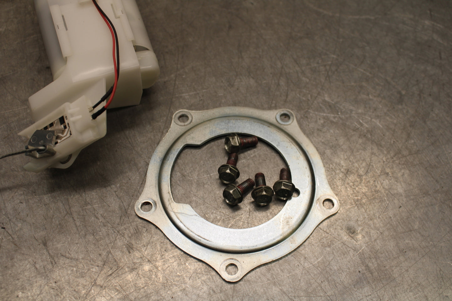 24 KAWASAKI NINJA 500 ABS FUEL PUMP GAS PETROL SENDER UNIT BB730