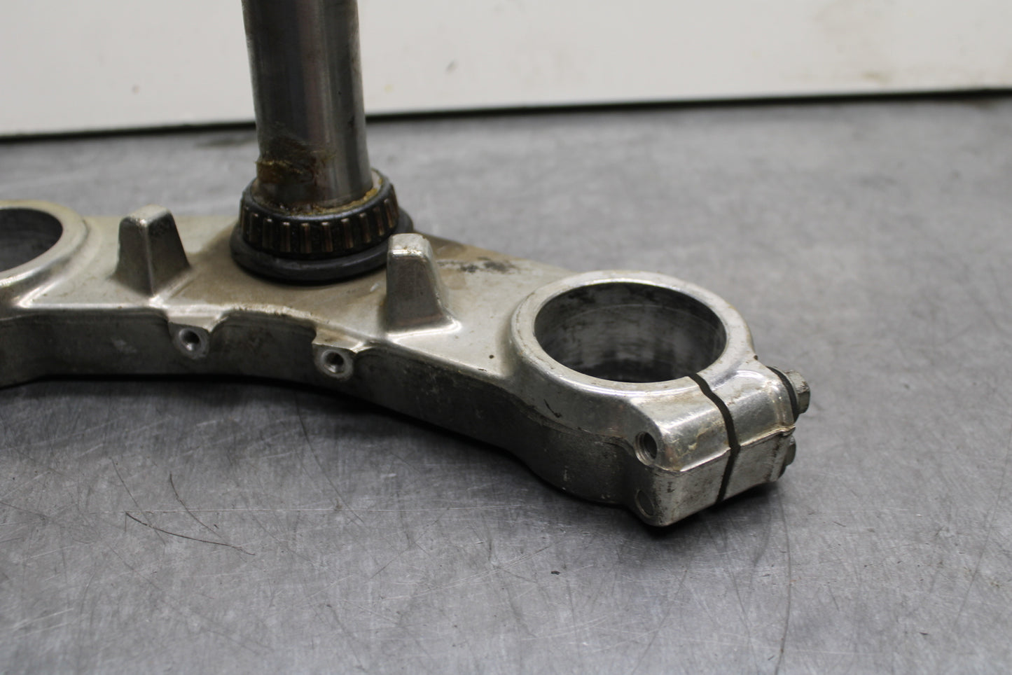 93-94 KAWASAKI NINJA ZX7R FRONT FORKS CLAMP LOWER TRIPLE TREE STEM BB124