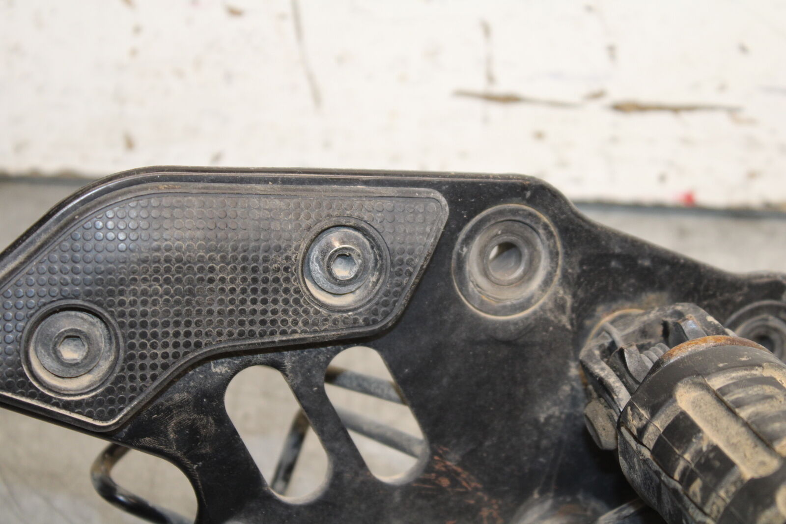 16-17 KAWASAKI VULCAN S 650 EN650 ABS RIGHT FRONT FOOT REST PEG STEP BB731