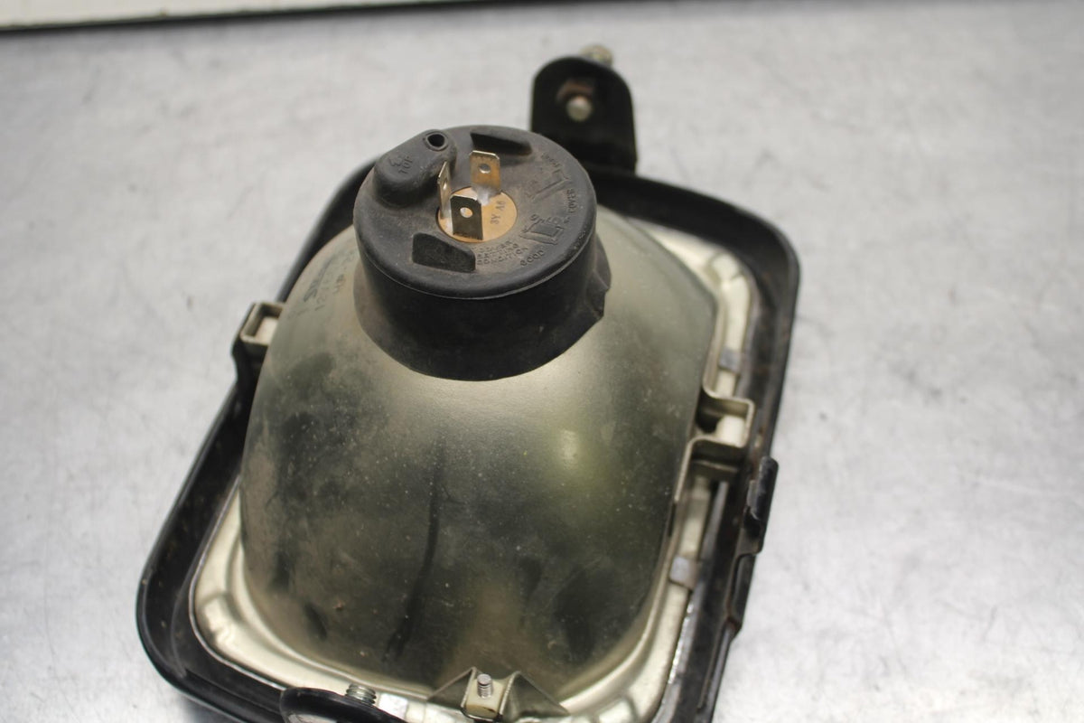 84-86 KAWASAKI GPZ900 FRONT HEADLIGHT HEAD LIGHT LAMP BB84