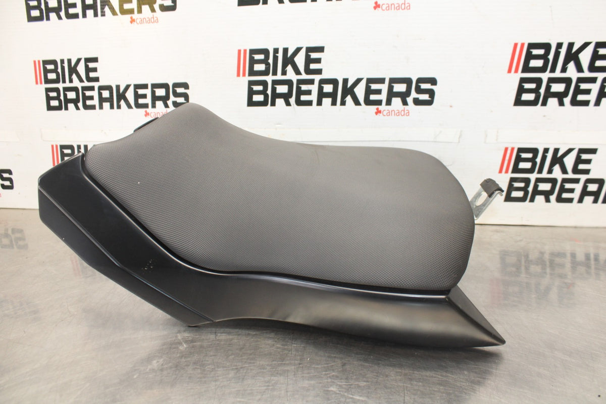 12 KAWASAKI NINJA 650 EX650E FRONT DRIVERS SEAT PAD SADDLE PILLION BB926