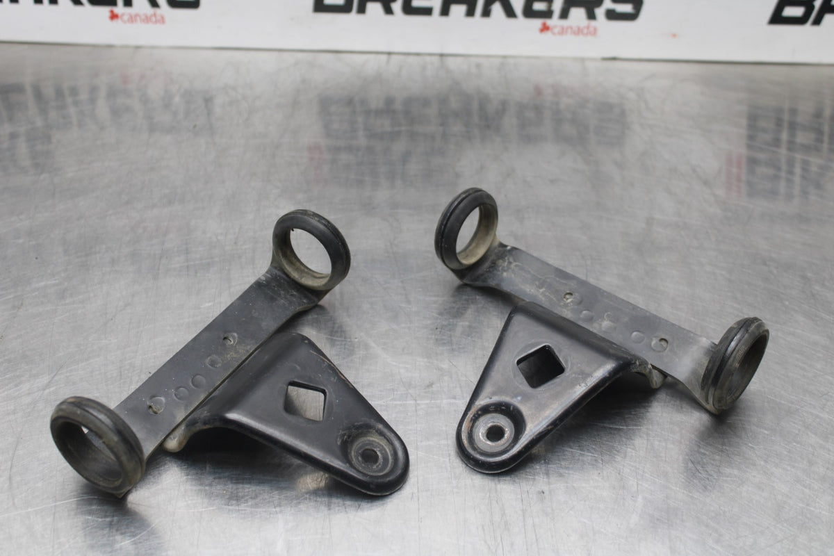77 SUZUKI GS750 FRONT HEADLIGHT BRACKET PAIR FORK EAR BB779