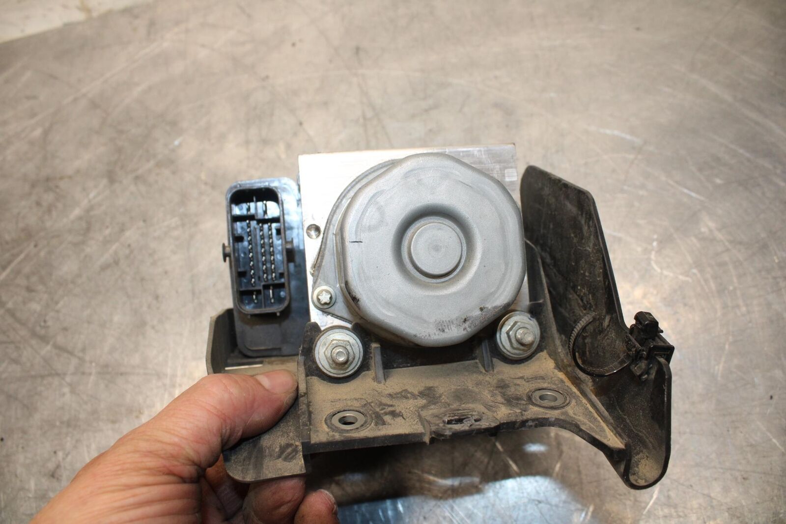 18 YAMAHA YZF R1  ABS PUMP UNIT MODULE BB473