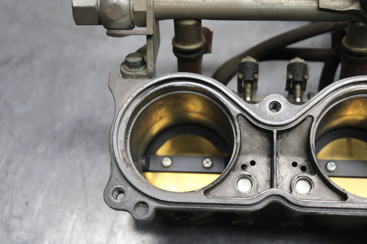 06-07 HONDA CBR1000RR MAIN FUEL INJECTORS / THROTTLE BODIES BB756