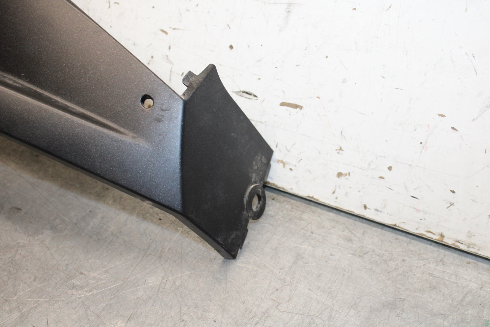 24 KAWASAKI NINJA 500 ABS RIGHT LOWER BOTTOM BELLY SIDE FAIRING COWL  BB730