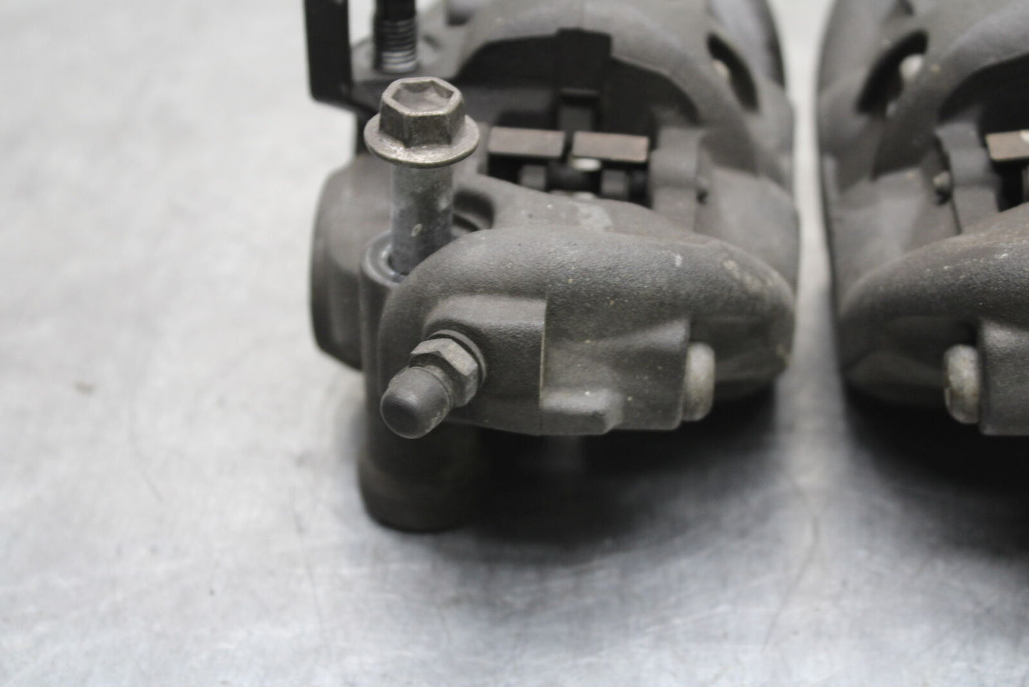 12-13 KAWASAKI Z1000 RIGHT LEFT FRONT BRAKE CALIPER SET PAIR CALIPERS BB743