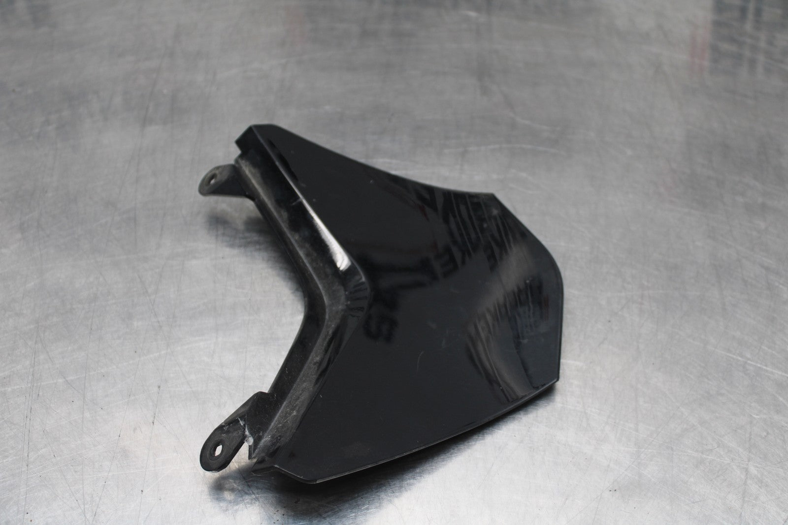 08 KAWASAKI NINJA ZX10R CENTER REAR BACK TAIL FAIRING COWL BB201