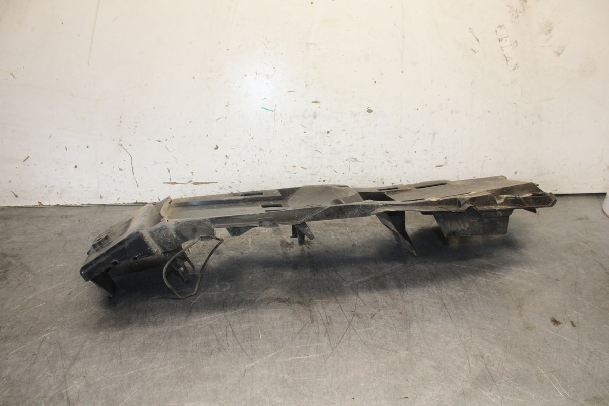 06-07 SUZUKI GSXR 600 REAR BACK TAIL UNDERTAIL BATTERY TRAY PLASTIC BB694