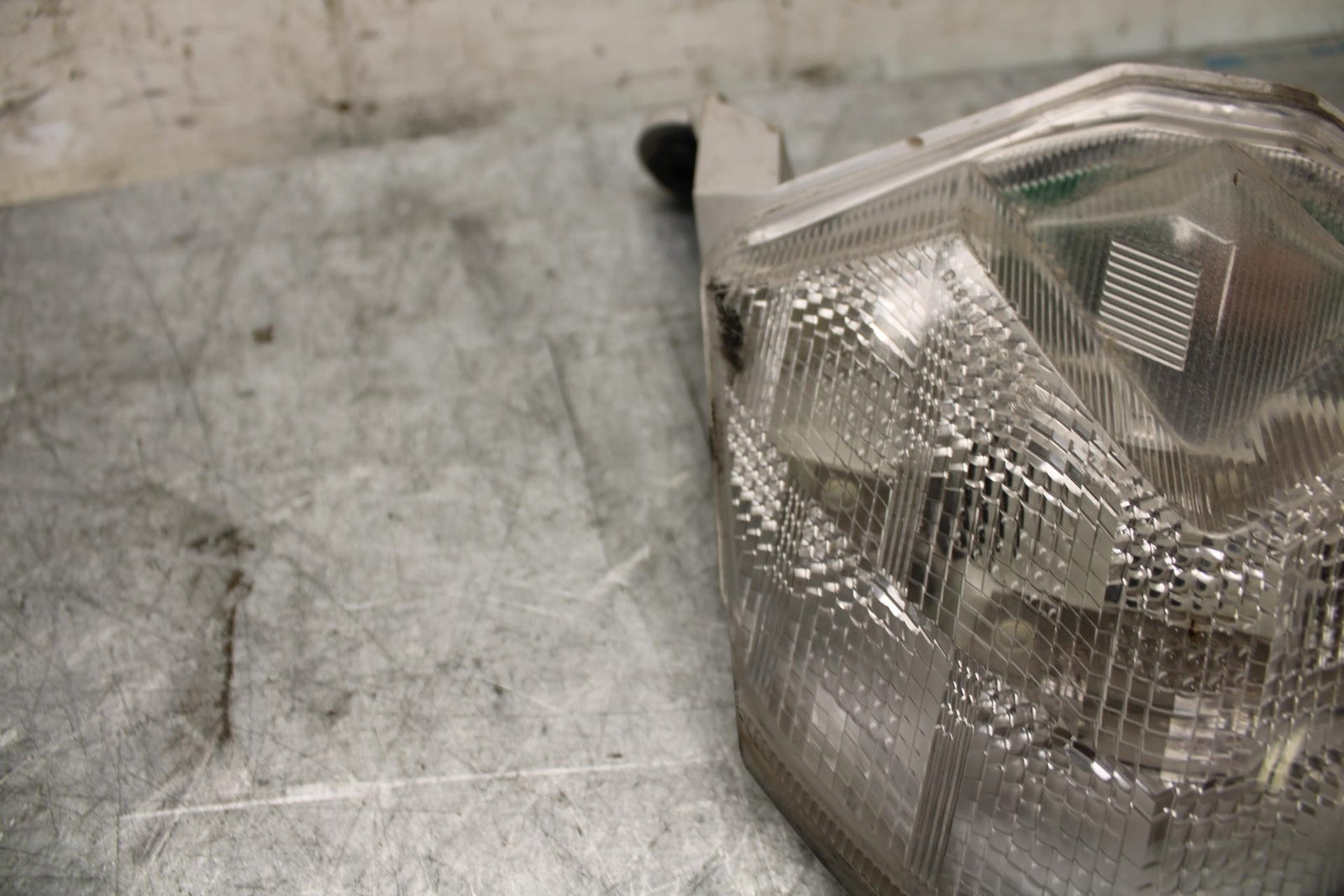 2009 Kawasaki Ninja ZX6R REAR TAIL TAILLIGHT BACK BRAKE LIGHT 23025-0059  BB44