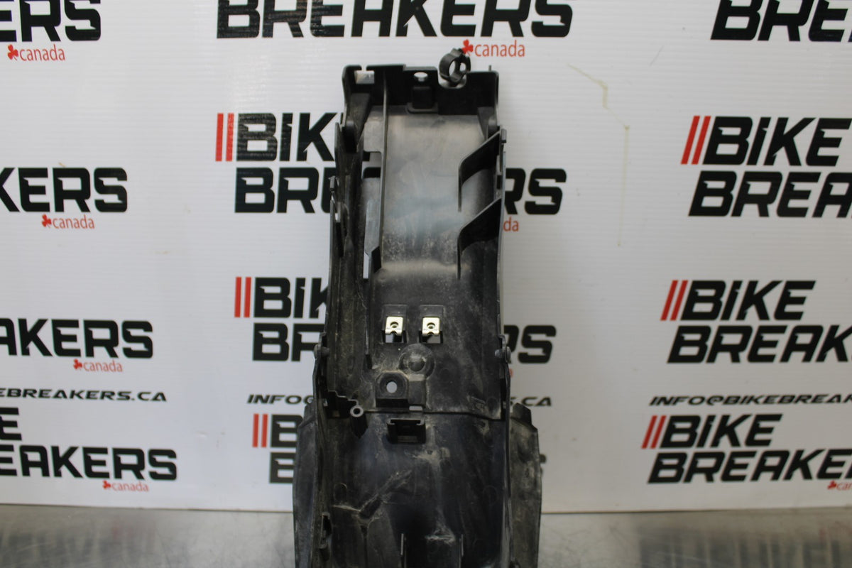 22-25 YAMAHA YZF R7 REAR BACK TAIL UNDERTAIL BATTERY TRAY PLASTIC BB182