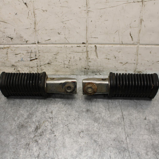 1982 Suzuki GS1100ES REAR BACK PASSENGER PEG SET PAIR BB55