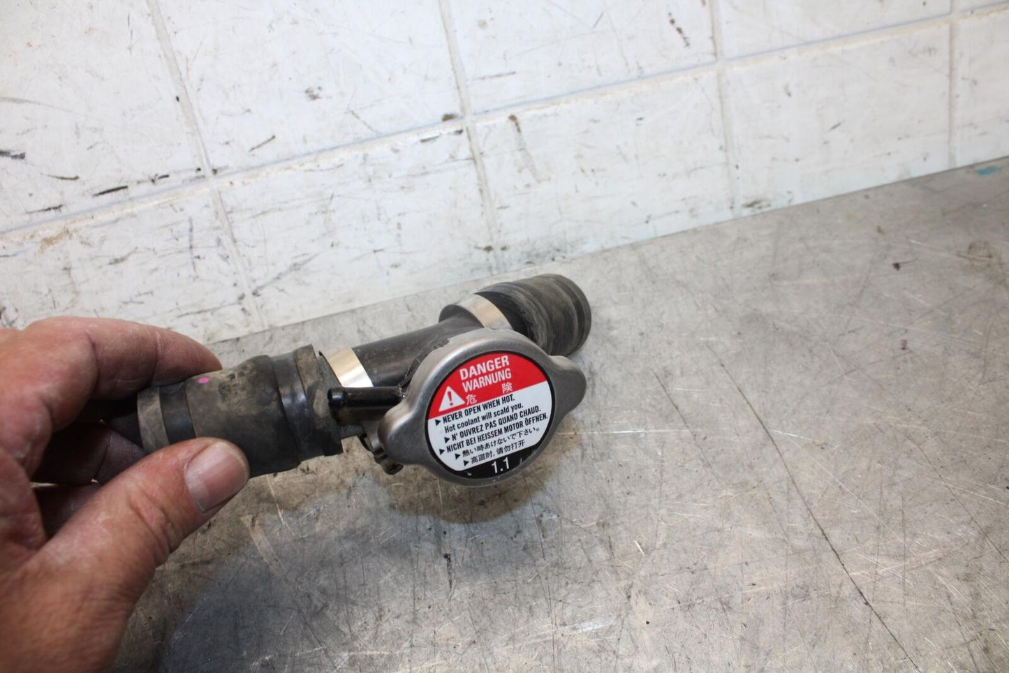 2009 Honda CBR600RR RADIATOR CAP 19037-GEE-710 BB536
