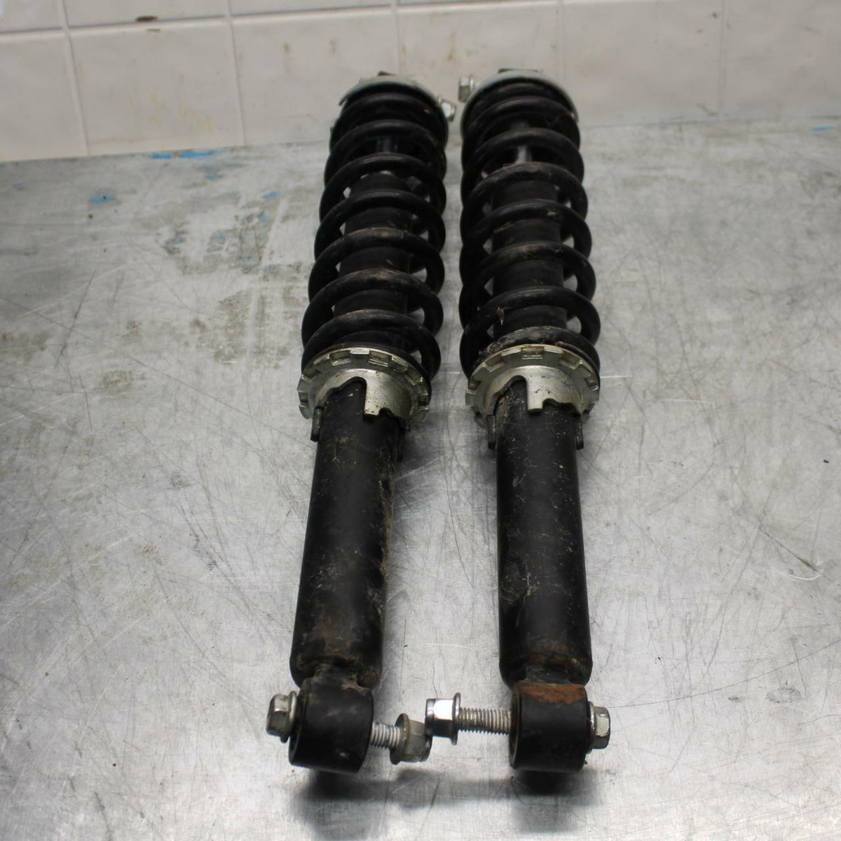 10-12 CAN AM SPYDER RT FRONT SHOCK SUSPENSION SET PAIR BB415
