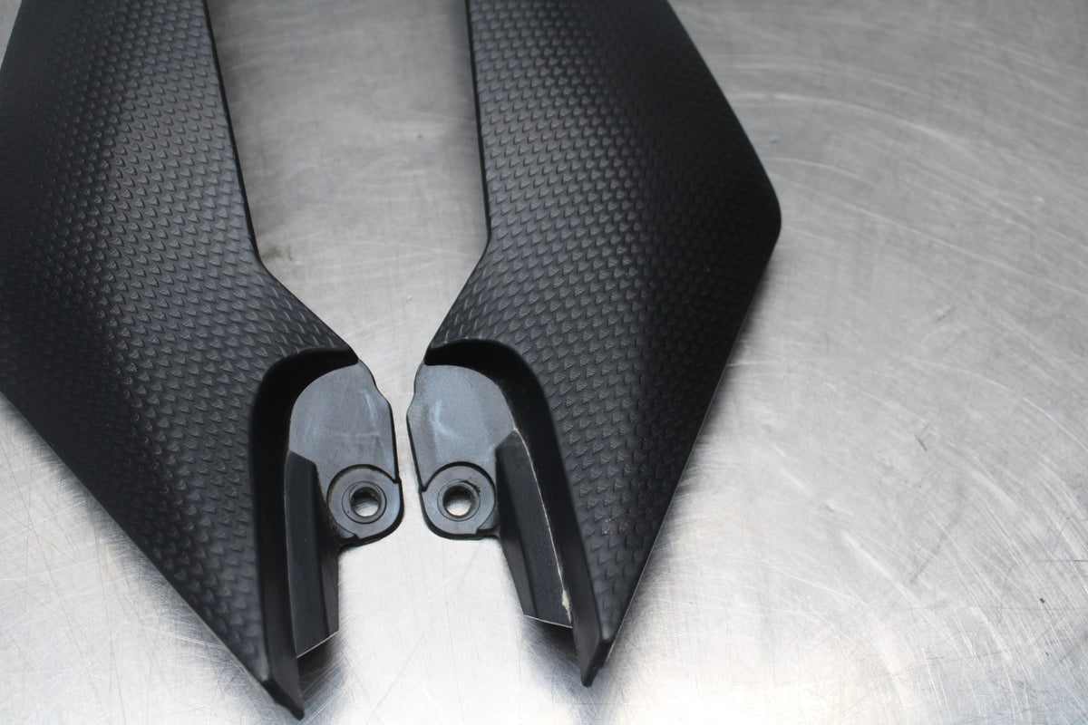08-16 YAMAHA YZF R6 RIGHT LEFT GAS FUEL TANK PANELS COVERS TRIM SET COWLS  BB856