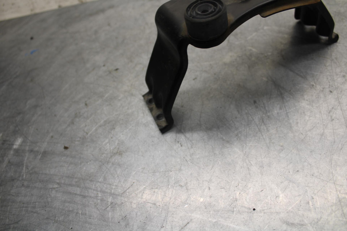 2005 Kawasaki Ninja 500R EX500D GAS TANK FUEL CELL PETROL RESERVOIR BRACKET BB36