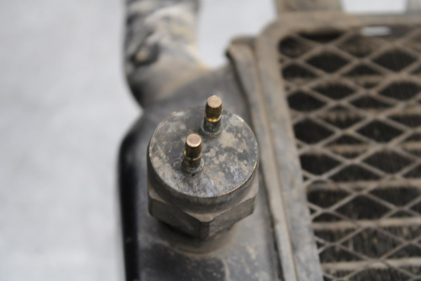 00-01 KAWASAKI ZZR600 ENGINE RADIATOR MOTOR COOLER COOLING RADIATER BB568