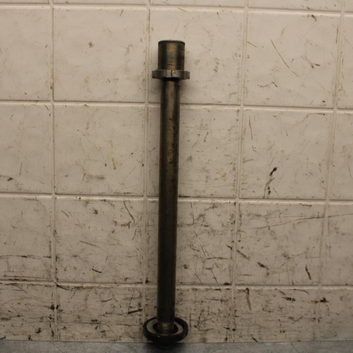 2007 Yamaha YZF R1 REAR BACK SWINGARM BOLT SUSPENSION PIVOT AXLE BB575