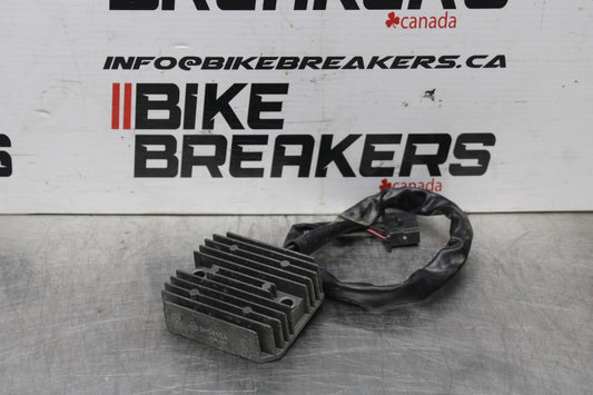 08 HONDA CBR125R RECTIFIER VOLTAGE REGULATOR BB839